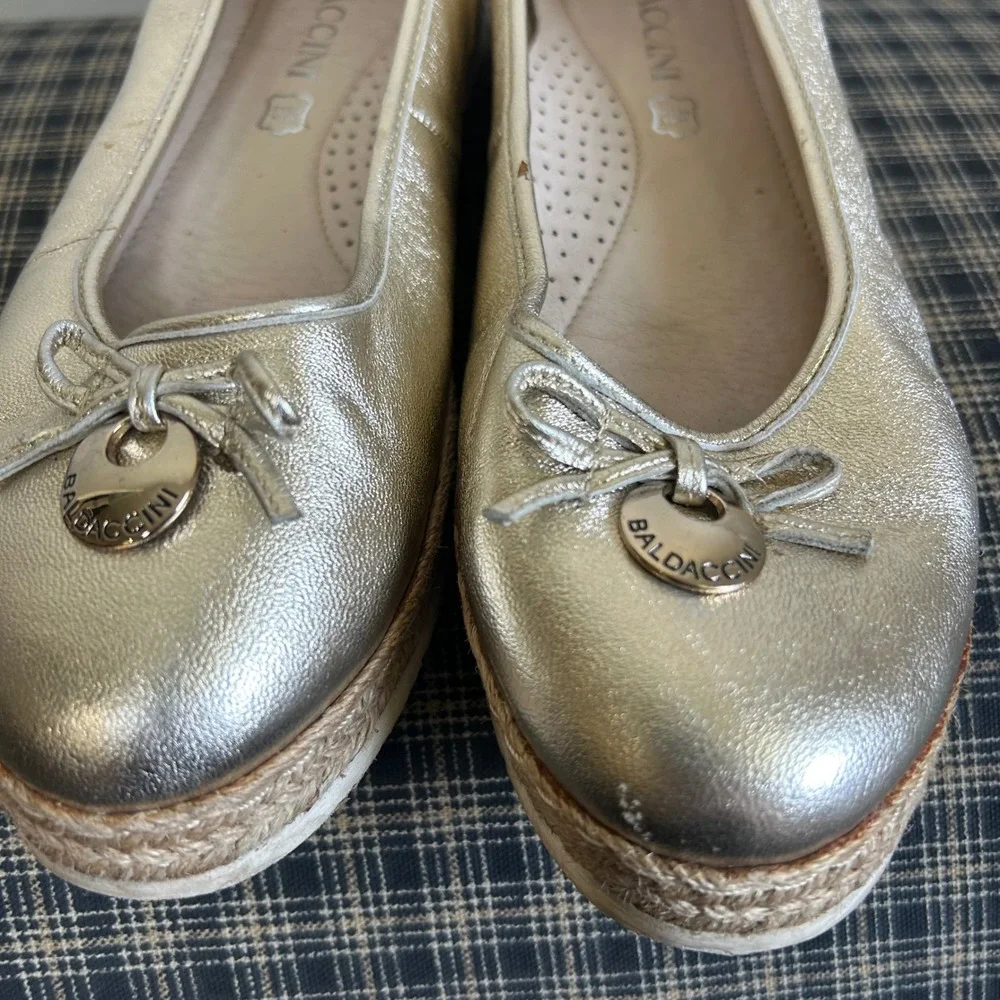 GUC Baldaccini Ballet Flats Espadrille Size 38 Gold‎ Metallic Leather Bow Charm